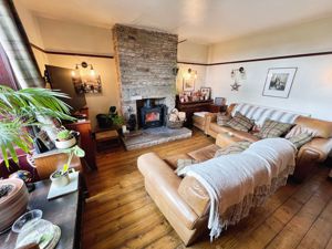 Lounge- click for photo gallery